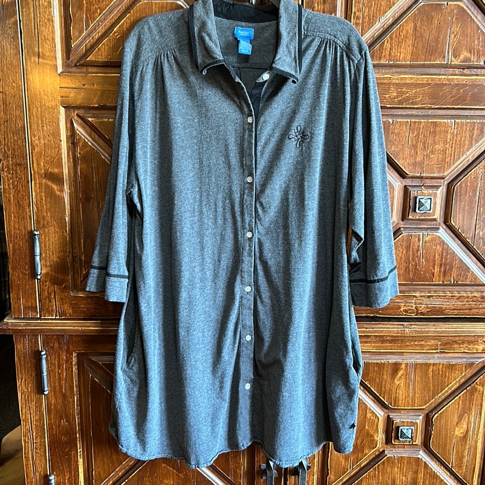 Vera Wang Nightshirt